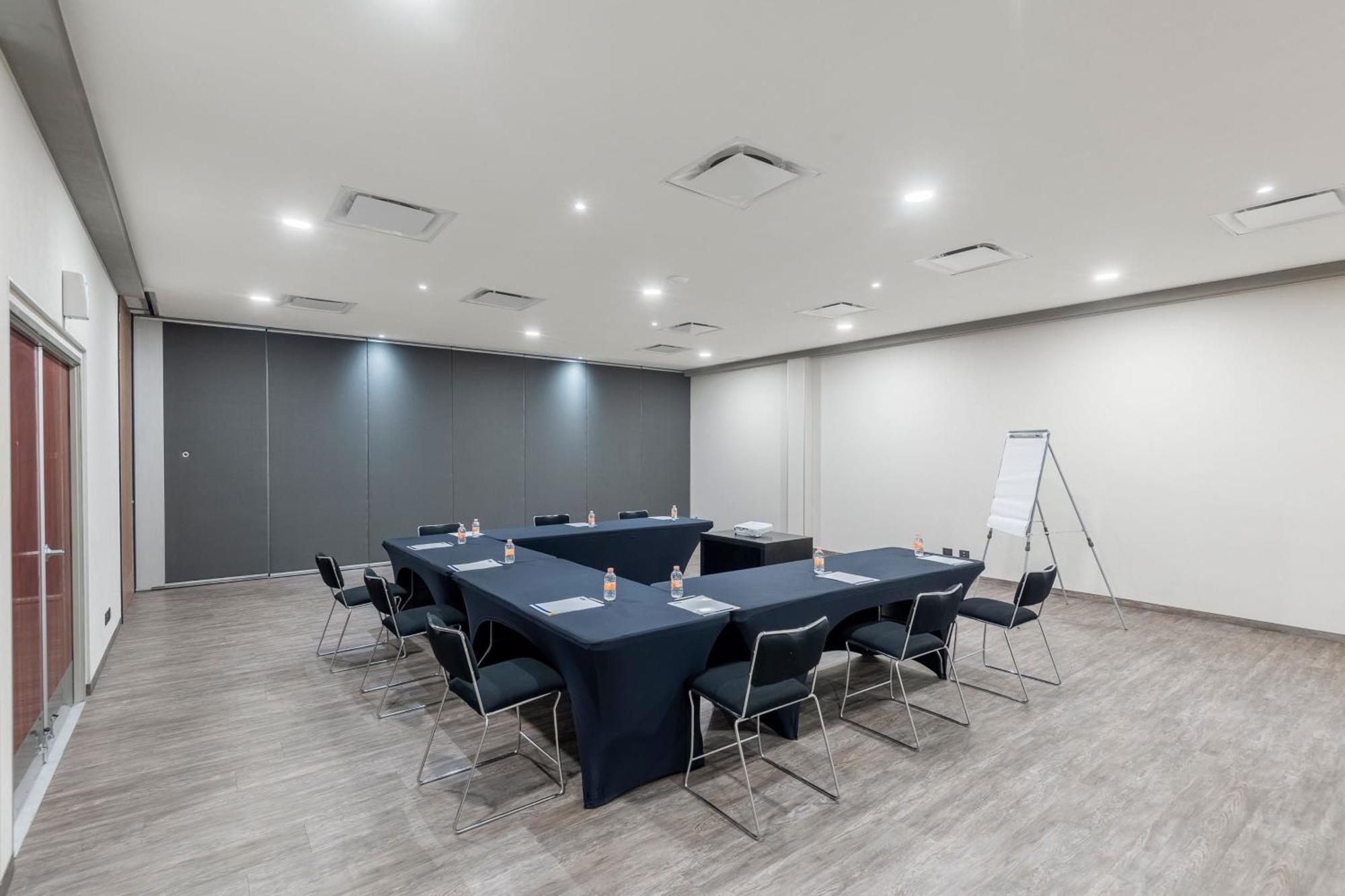 City Express By Marriott Irapuato Norte Exterior photo