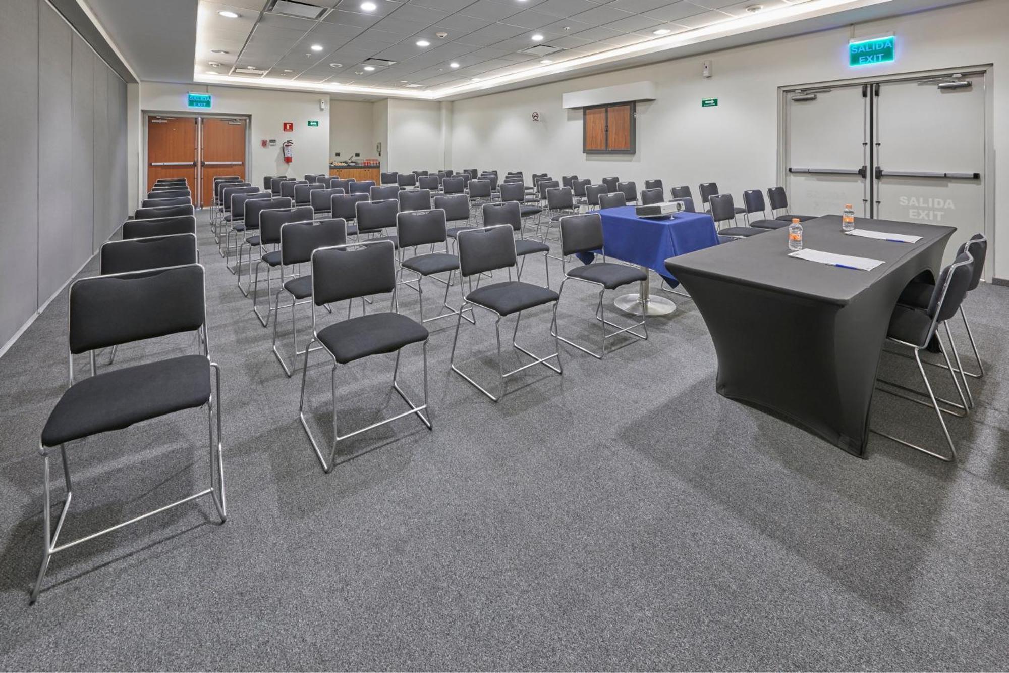 City Express By Marriott Irapuato Norte Exterior photo