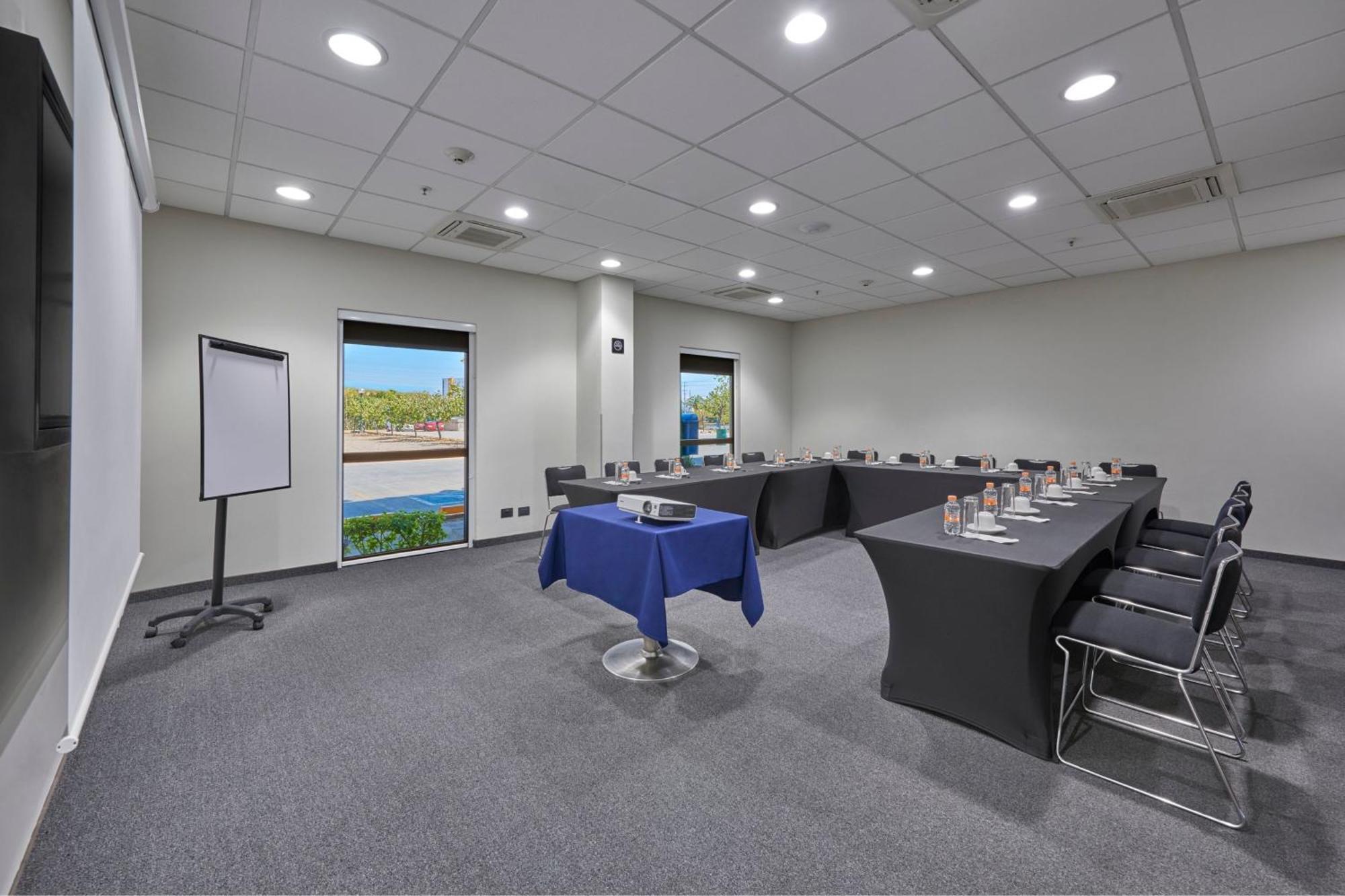 City Express By Marriott Irapuato Norte Exterior photo