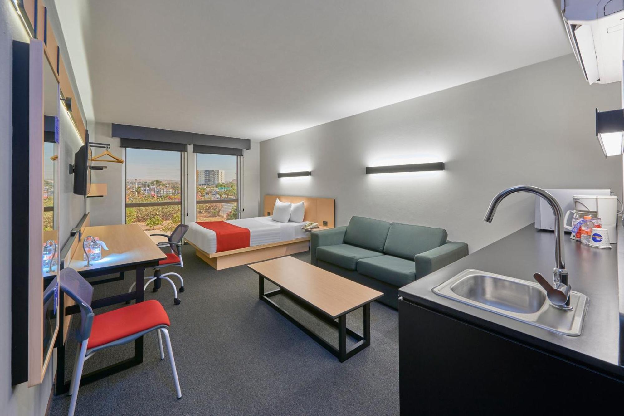 City Express By Marriott Irapuato Norte Exterior photo